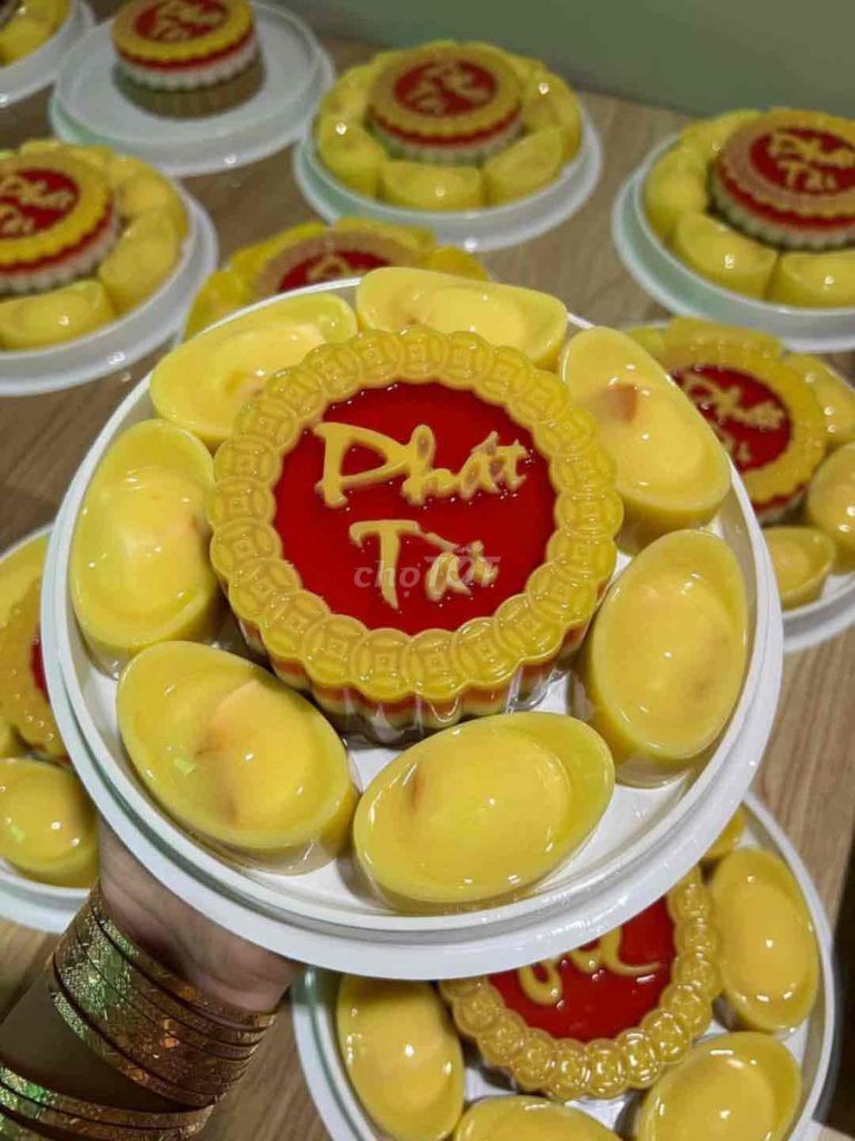 Rau câu nhân bánh flan cúng ngày viếng thần tài