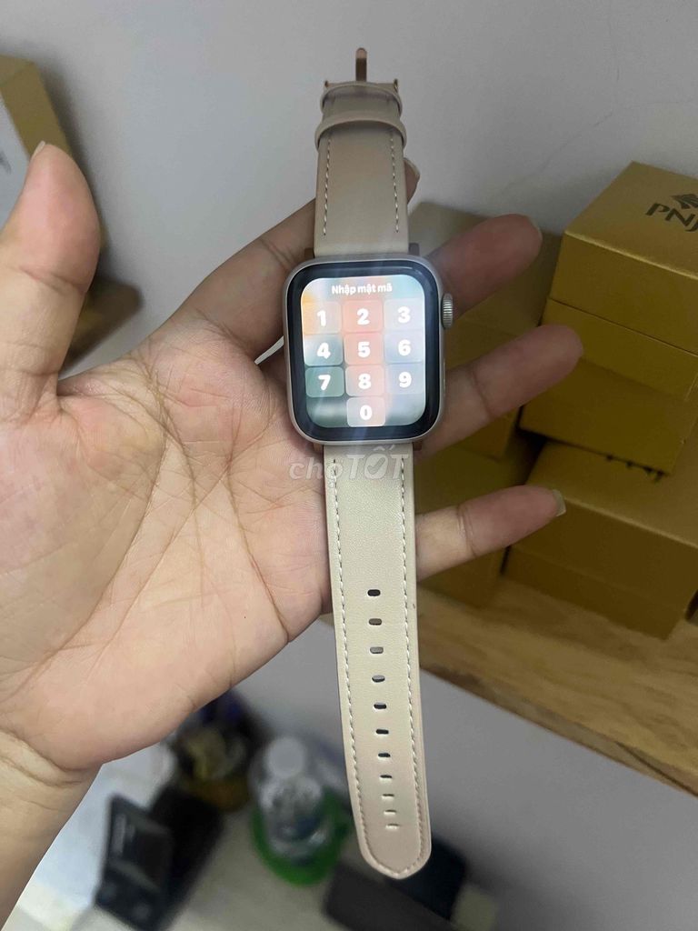 Apple Watch Series 4 Nhôm Bạc. Mua bán Thiết bị đeo thông minh tại Huyện Bình Chánh Tp Hồ Chí Minh được đăng bởi Thơ Nguyễn hình 1