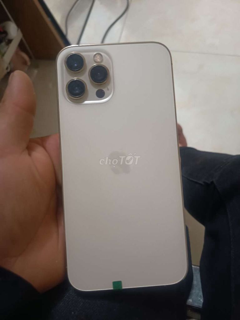iPhone 12 Pro Max 256GB Vàng. Mua bán Điện thoại tại Huyện Mê Linh Hà Nội được đăng bởi công hình 1