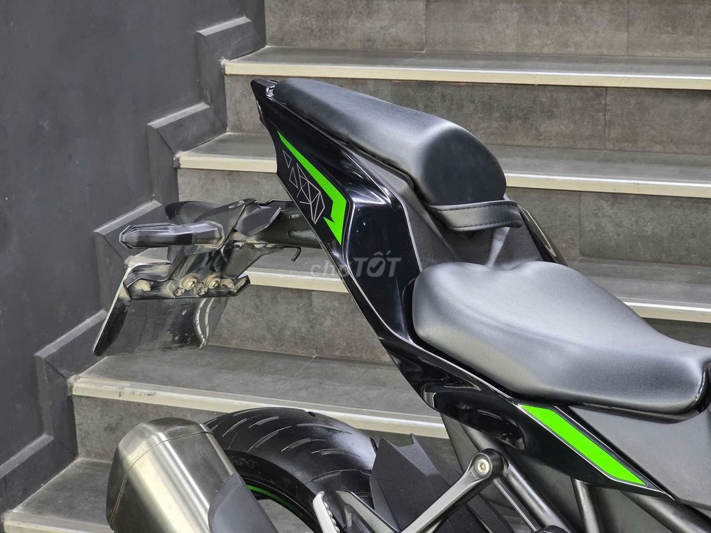 ZX25R  MODEL 2023 MÀU XÁM TITAN. Mua bán Xe máy tại Quận Tây Hồ Hà Nội được đăng bởi Tu Phamanh hình 4