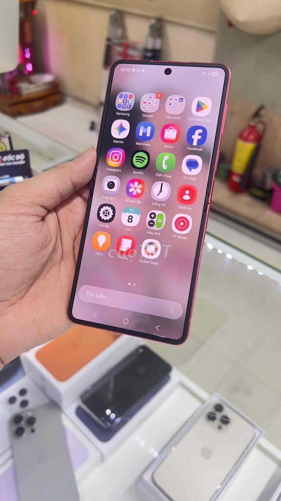 Samsung Z Flip 7 256GB Hồng. Mua bán Điện thoại tại Huyện Bình Chánh Tp Hồ Chí Minh được đăng bởi hieu hình 1