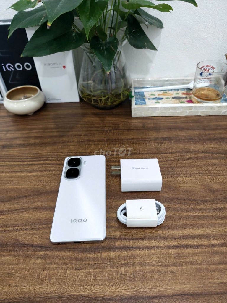 Vivo IQOO Neo 10 5G 12/256 Trắng 80w có ship COD. Mua bán Điện thoại tại Quận Hoàng Mai Hà Nội được đăng bởi Trần Ngọc Hiếu hình 1