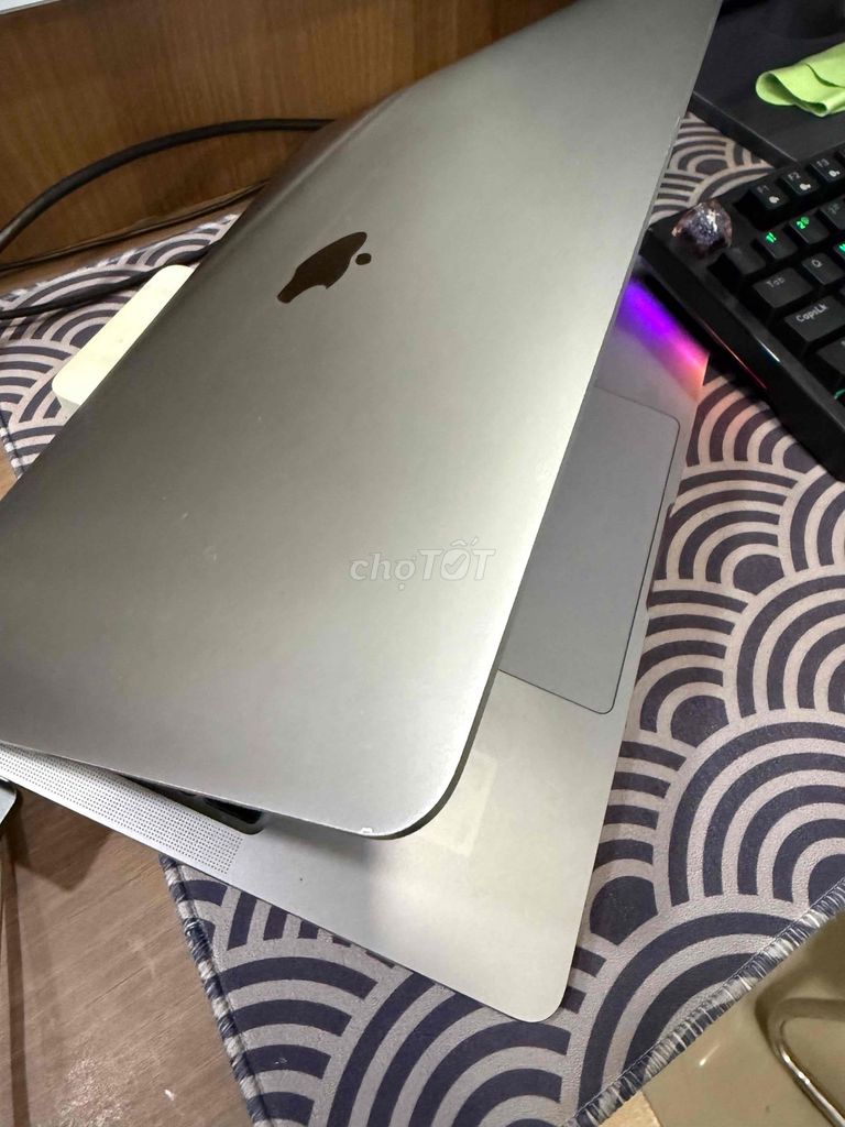 Apple MacBook Pro 2020 i5 16GB/512GB. Mua bán Laptop tại Quận Phú Nhuận Tp Hồ Chí Minh được đăng bởi Hung hình 1