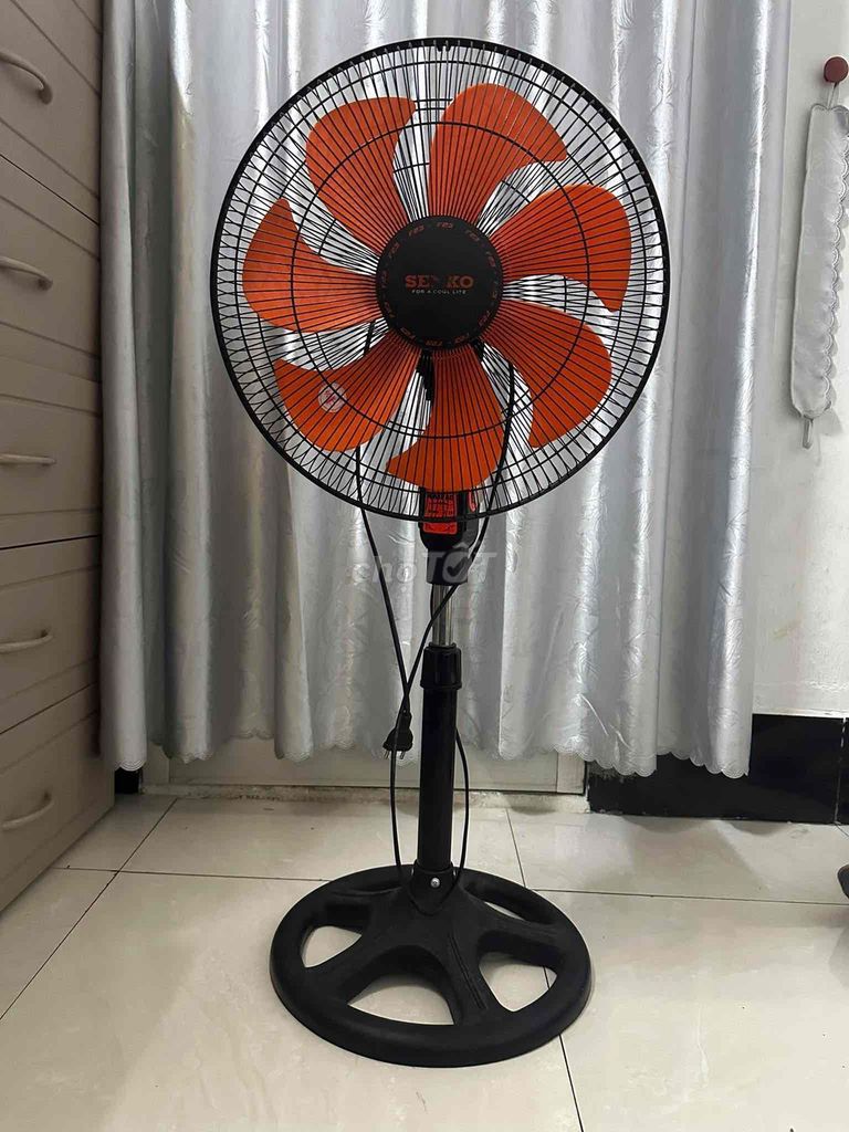 Quạt đứng Senko Đen, Cam. Mua bán Quạt tại Quận Gò Vấp Tp Hồ Chí Minh được đăng bởi ThaoChi hình 1