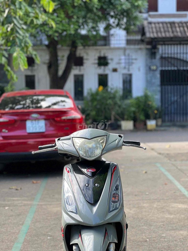 xe SYM kimco 2010  màu xam xi măng mới ken  99%. Mua bán Xe máy tại Thành phố Thủ Đức Tp Hồ Chí Minh được đăng bởi Nguyễn Thanh Bình hình 7