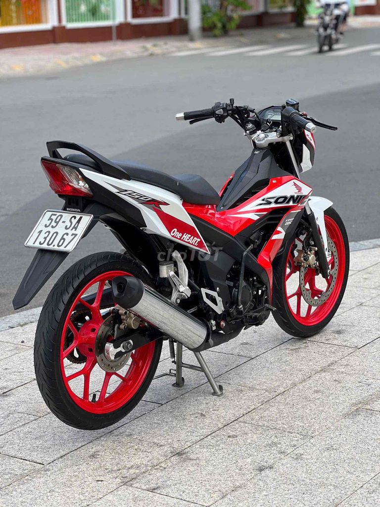Honda Sonic 150 2023 Trắng Đỏ 15.000km. Mua bán Xe máy tại Quận 11 Tp Hồ Chí Minh được đăng bởi Hưng Từ hình 4