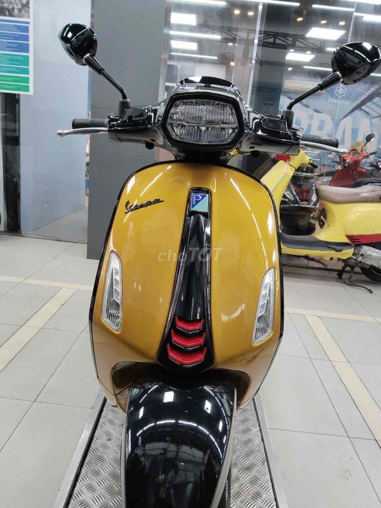 Vespa Sprint 125 ABS 2020 Vàng Đen 39k Chính chủ B