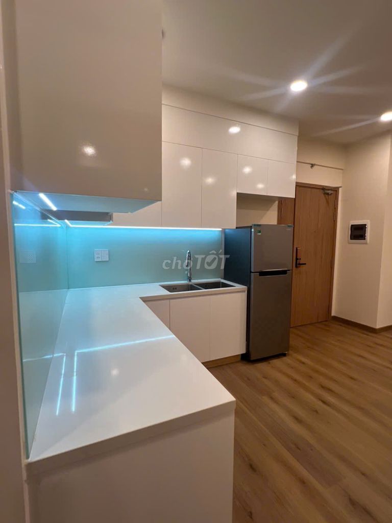 Сдается в аренду Viva Plaza Q9. 72 м2, 2 спальни, 2 туалета, цена с мебелью 10 т.р.