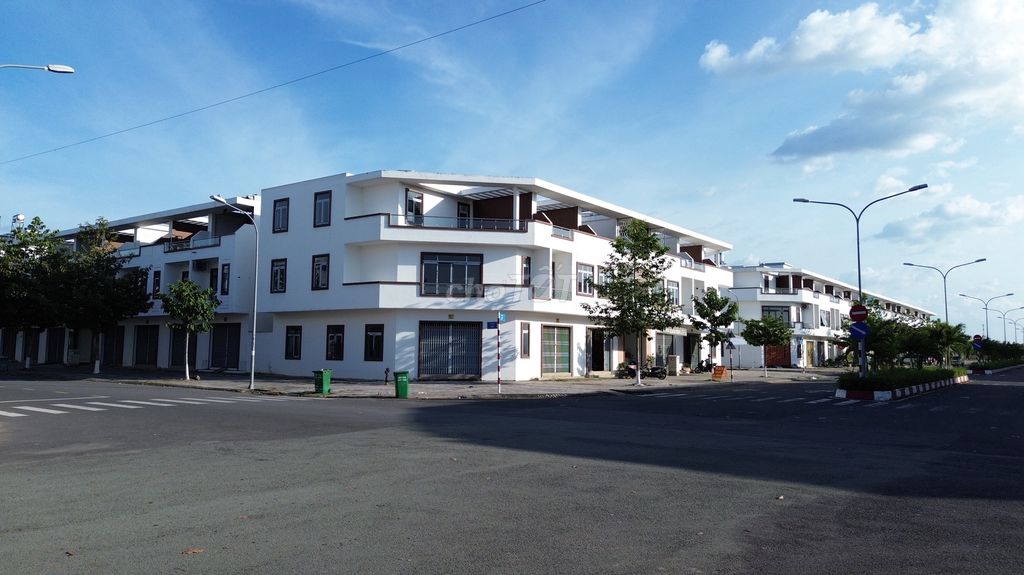 Giỏ hàng 14 căn Shophouse KĐT Bàu Xéo, 3 tầng, 100m2, chỉ 4 tỷ/căn