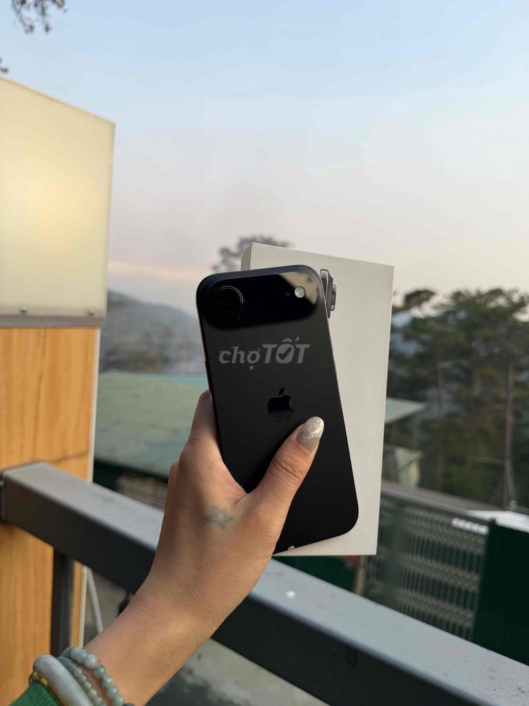 Apple iPhone Air Đen Như mới 99%. Mua bán Điện thoại tại Thành phố Đà Lạt Lâm Đồng được đăng bởi Jessi Lê hình 1