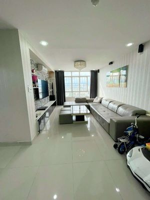 Аренда · 3 комн. · 150 м² · Quận 8, ул. Tạ Quang Bửu