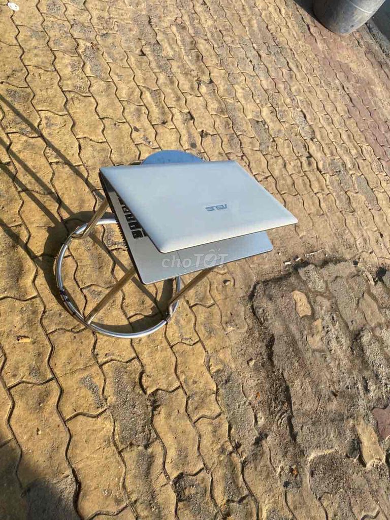Asus  Core i3 Gen 3 15.6 inch mới 98% sài ok. Mua bán Laptop tại Thành phố Thuận An Bình Dương được đăng bởi phúc cần alo ko nhắn tin  hình 1