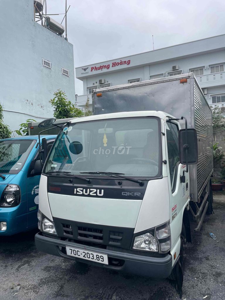 isuzu 2017 thùng kín máy lạnh