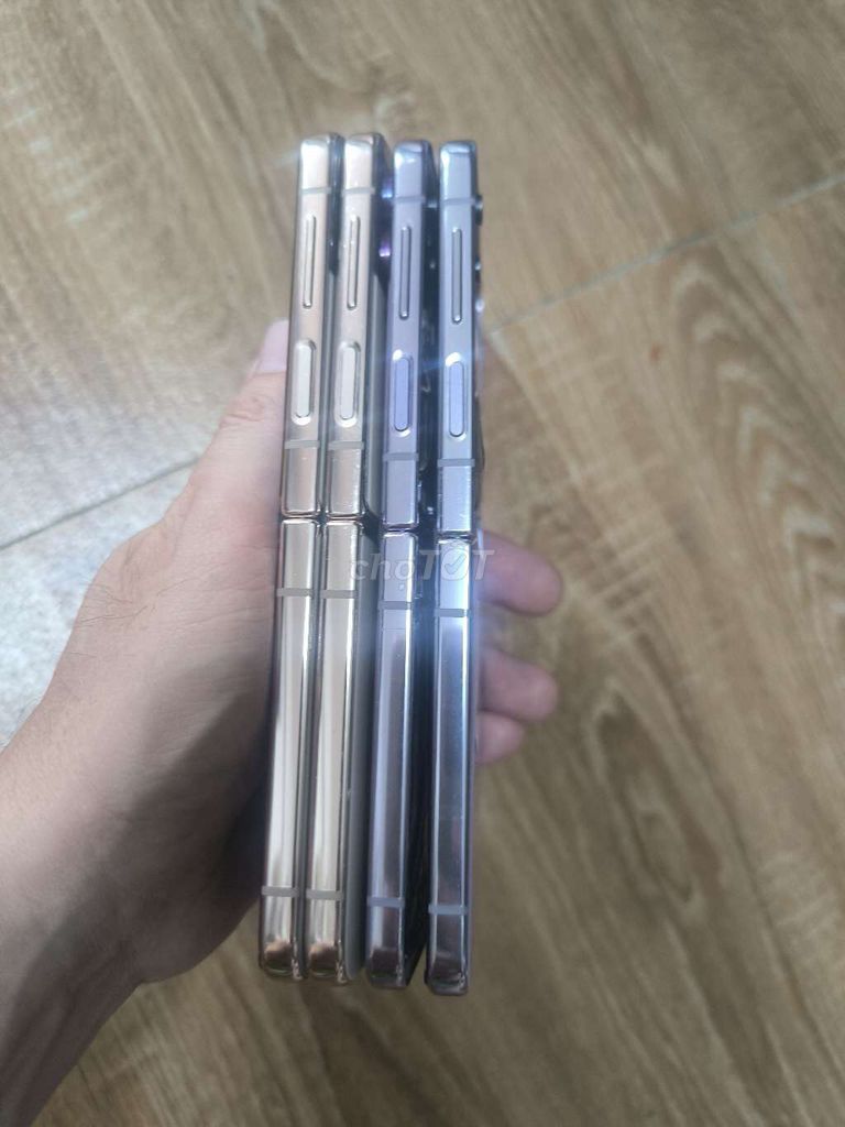 Cụm Samsung Z Flip 4 bỏ màn. Mua bán Điện thoại tại Quận 6 Tp Hồ Chí Minh được đăng bởi Ms Ngọc hình 1
