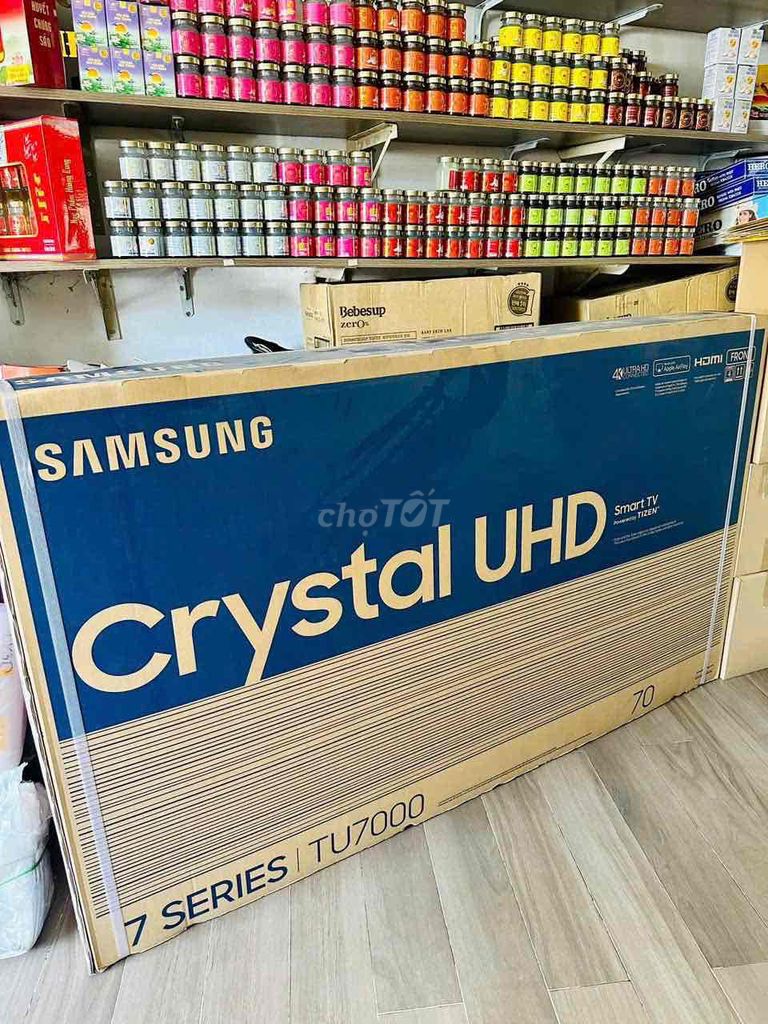 Tivi Smart SamSung 70inch đầy đủ phụ kiện.