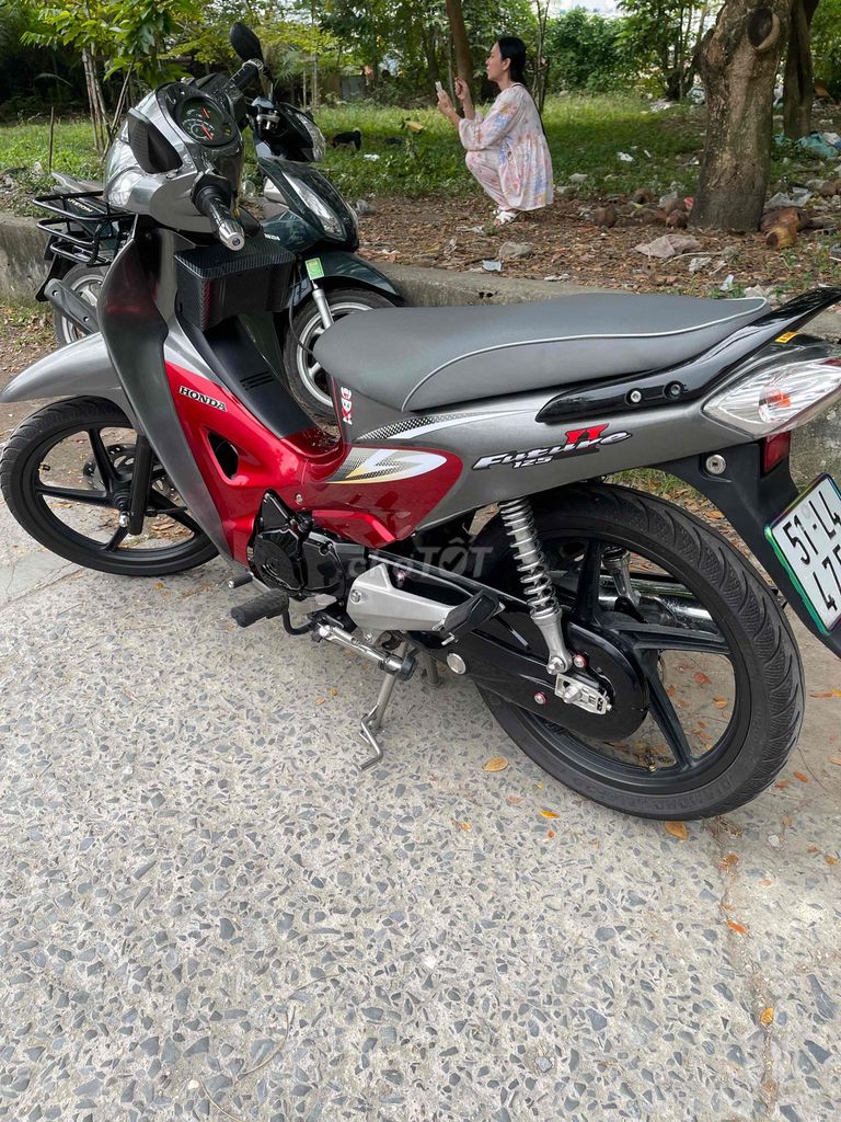 feture2 up waveS BS thành phố chính chủ bán. Mua bán Xe máy tại Quận 8 Tp Hồ Chí Minh được đăng bởi Hien hình 17