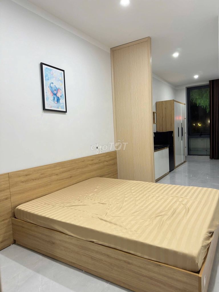 Airy 38 m² apartment for up to three on Võ Chí Công — photo 3
