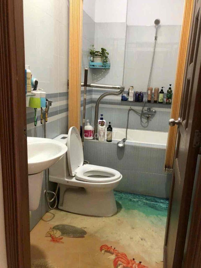 Дом 2 этажа, 4 спальни, асфальт 8м, район Тан Ки Тан Куи, Бинь Тан