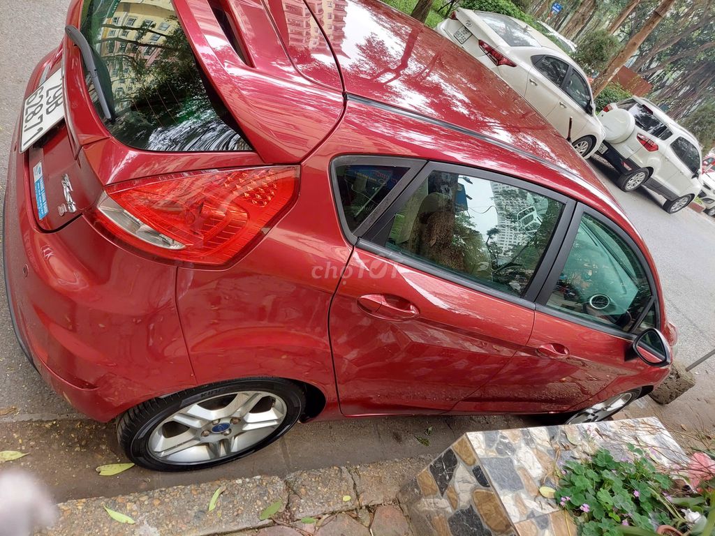 Ford Fiesta 2012 1.6 AT Hatchback - 83100 km. Mua bán Ô tô tại Quận Hoàng Mai Hà Nội được đăng bởi Ms. Giang hình 2