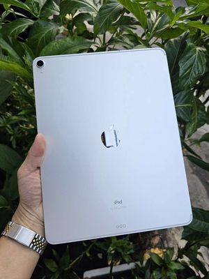 IPAD PRO 12.9 4G 256G BẠC ZIN 99% PIN 96% CHẤT LỪ