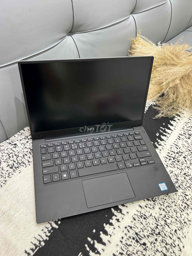 Laptop Dell xps 13 9360 Core i7-7650U nhỏ gọn. Mua bán Laptop tại Quận Tân Bình Tp Hồ Chí Minh được đăng bởi Laptop YG hình 1