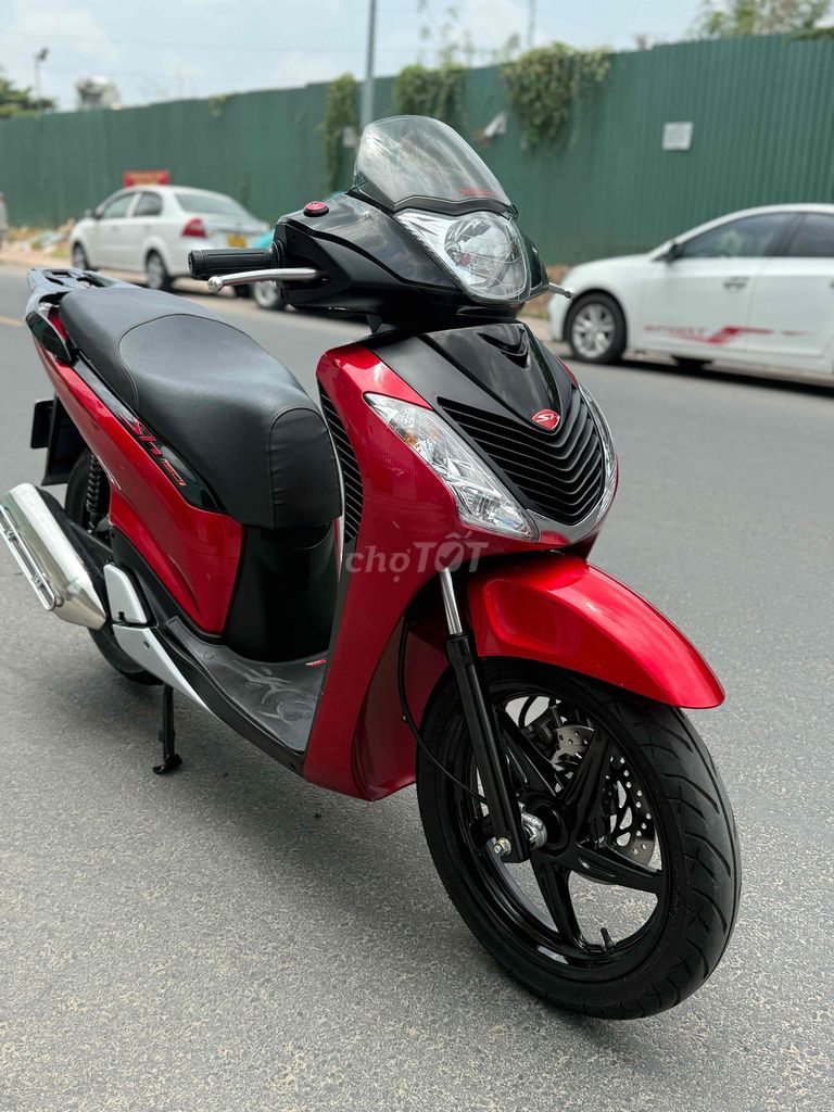 Sh Ý 150 sm 104 đỏ đen sport , ngay chủ công chứng. Mua bán Xe máy tại Quận 11 Tp Hồ Chí Minh được đăng bởi Phú Hào SH nhập ý shvn các dòng xe phổ thông  hình 1