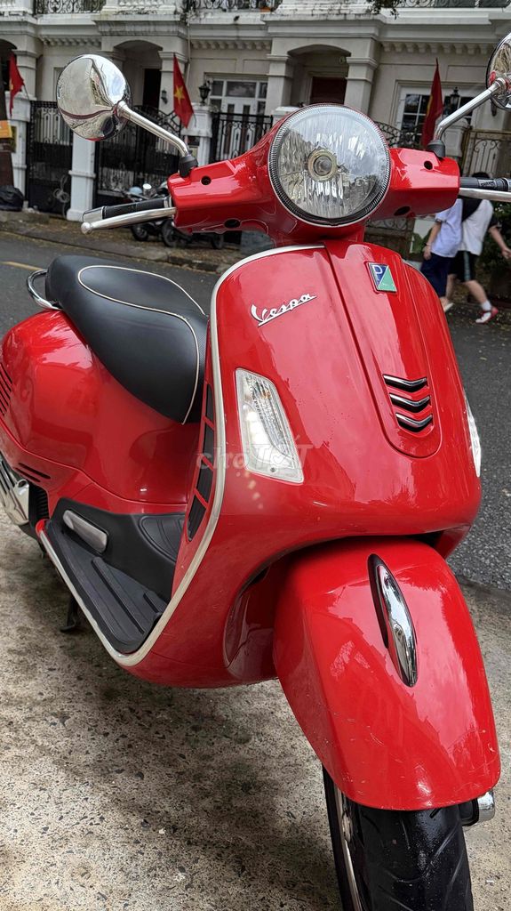 Пьяджо GTS Super 125 i-Get 2019, красный АБС