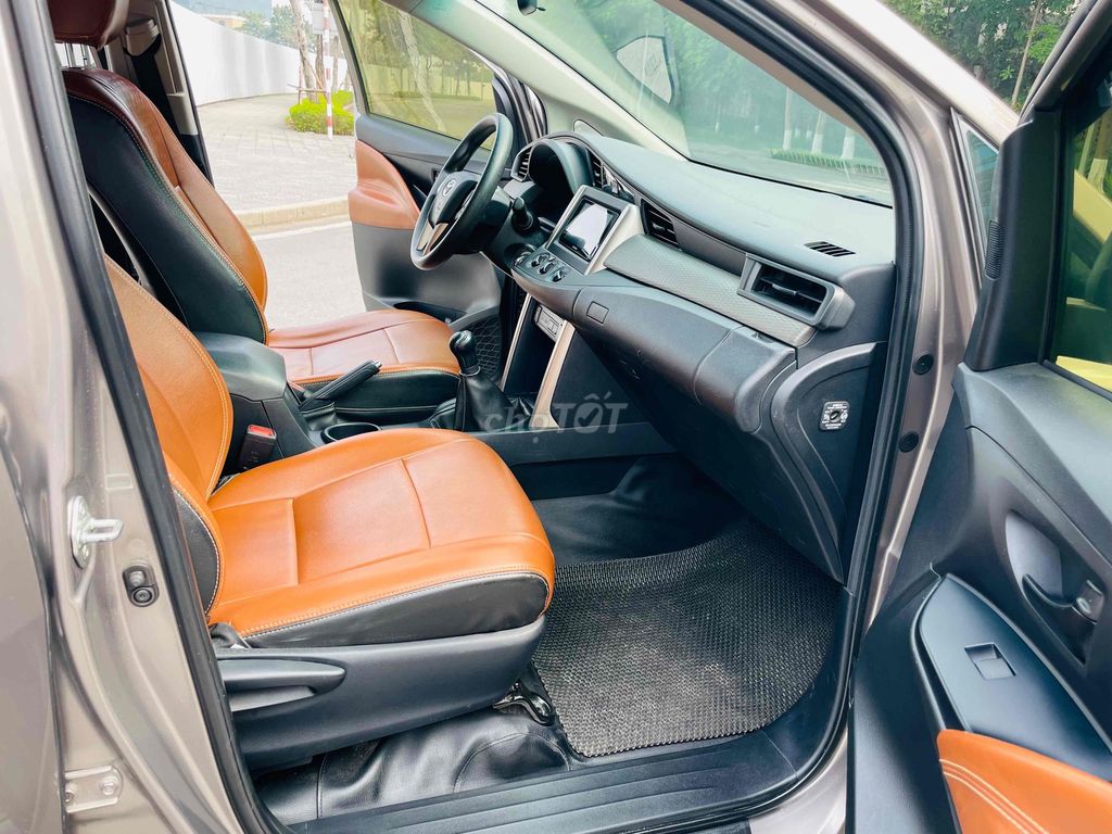 Toyota Innova 2021 E 2.0 MT - màu Đồng. Mua bán Ô tô tại Quận Cầu Giấy Hà Nội được đăng bởi CHỢ ÔTÔ CẦU GIẤY hình 17