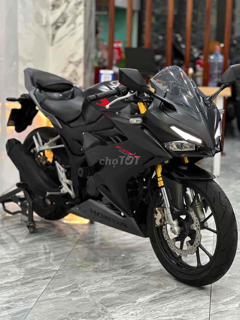 Honda CBR150R Nhập / Trả Trước 8.500.000. Mua bán Xe máy tại Quận Thanh Khê Đà Nẵng được đăng bởi Xe Máy Đức Vũ 658 Trần Cao Vân hình 3