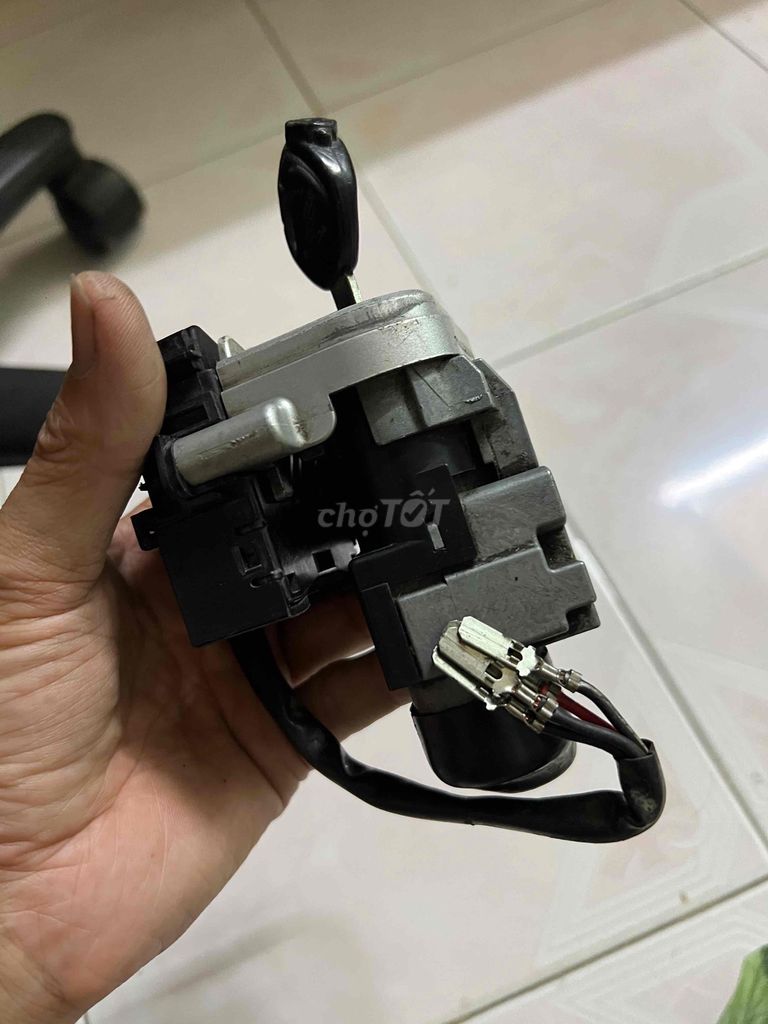 Khoá zin Ex150, Khoá AB2013, Khoá SH203, Phuộc…. Mua bán Phụ tùng xe tại Thành phố Biên Hòa Đồng Nai được đăng bởi Hùng Lê hình 4