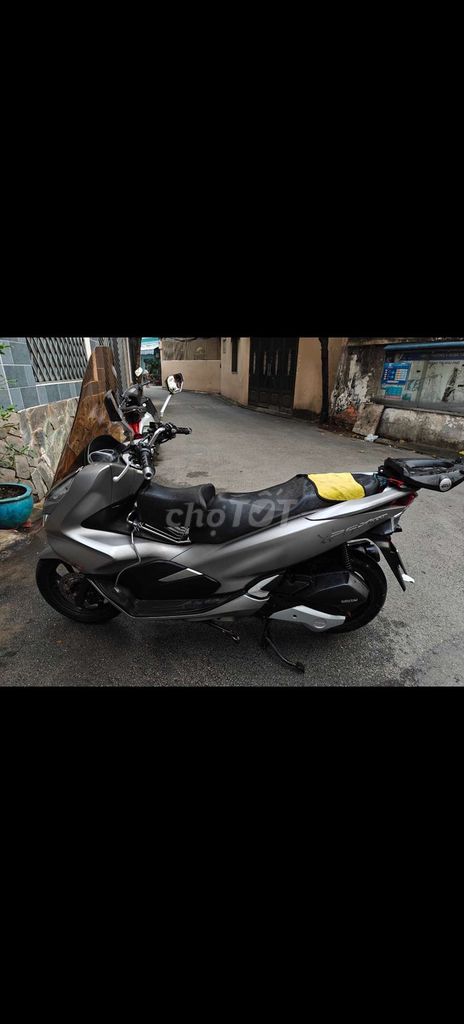 Honda PCX150 2018 Xám. Mua bán Xe máy tại Quận Tân Bình Tp Hồ Chí Minh được đăng bởi Hiển  hình 2