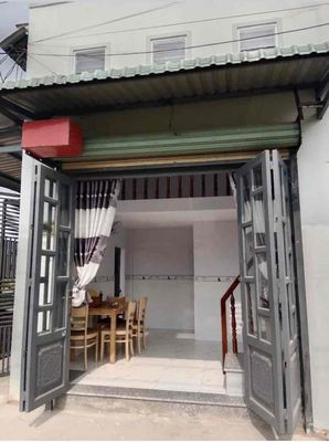 nhà ở có gác đúc lửng. Cho thuê nhà ở tại Huyện Đức Hòa Long An được đăng bởi Thu