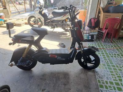 Xe đạp điện màu Đen bình yếu. Mua bán Xe điện tại Quận Ninh Kiều Cần Thơ được đăng bởi KO TIẾP TIN NHẮN