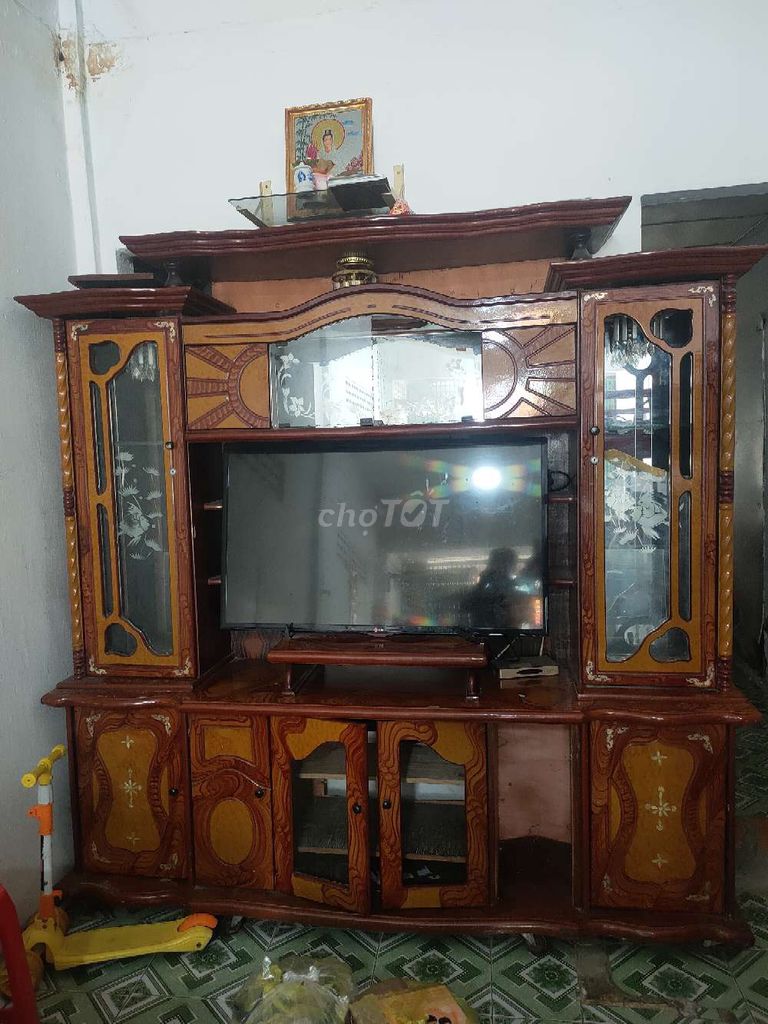 Tủ gỗ Nâu 1.8m Kính vỡ 1 bên. Mua bán Tủ, kệ gia đình tại Quận Bình Thuỷ Cần Thơ được đăng bởi Tây Đô Thành hình 1