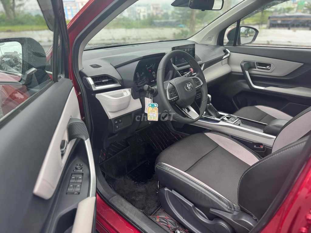 Toyota Veloz Cross 2022 Top 1.5 CVT 9500 km. Mua bán Ô tô tại Quận Cẩm Lệ Đà Nẵng được đăng bởi Anh Tân hình 8