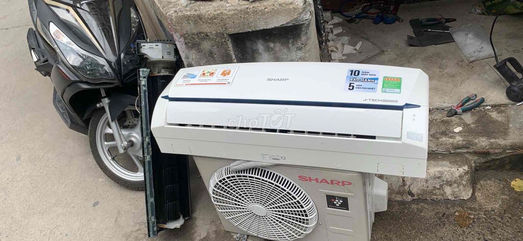 máy lạnh sharp 1,5hp inverter còn rất mới,dàn đồng