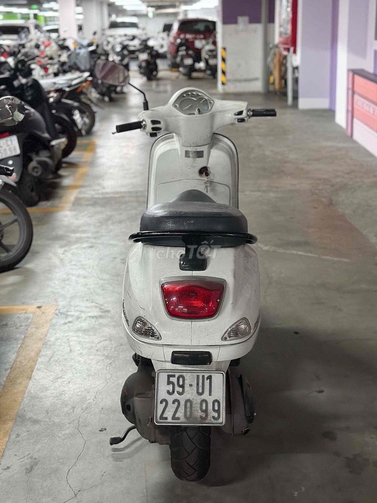 Piaggio Vespa LX125, 2011, белая, 30 000 км
