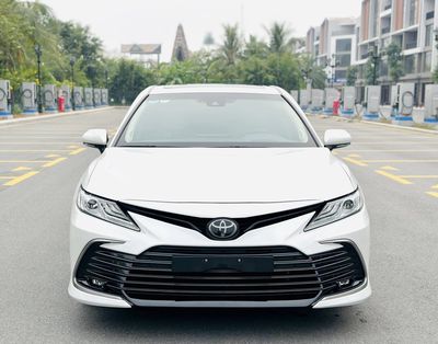 Toyota Camry 2.0Q 2023 Trắng 51,000 km cực đẹp.. Mua bán Ô tô tại Thành phố Thủ Đức Tp Hồ Chí Minh được đăng bởi Đức Tứ Bánh