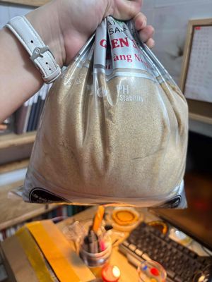 Cát nắng vàng làm nền cho bể cá thủy sinh