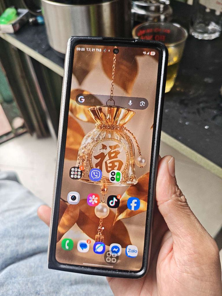 Samsung Z Fold4 Hư màn trong. Mua bán Điện thoại tại Thành phố Huế Thừa Thiên Huế được đăng bởi Trương Tuyên Huấn hình 1