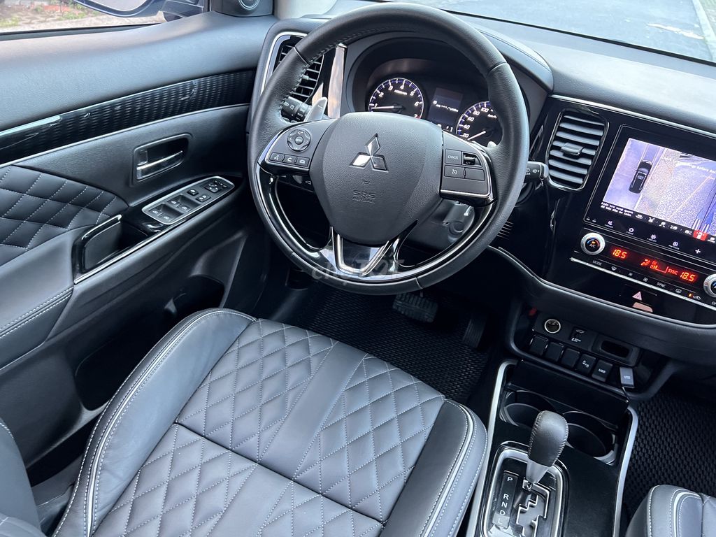 Outlander 2.0 Premium 2022 cực chất 3 vạn km 7xxTr. Mua bán Ô tô tại Quận Cầu Giấy Hà Nội được đăng bởi Xe Cũ Dương Đô hình 11