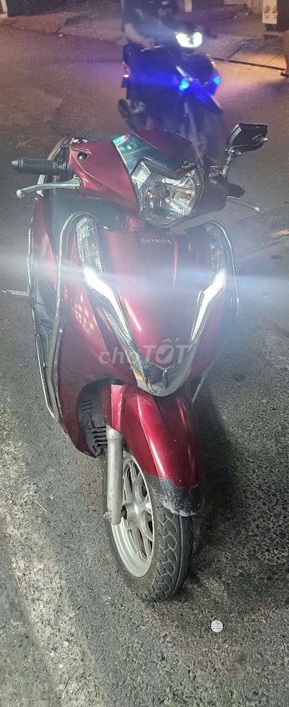 Honda Lead Đỏ mận. Mua bán Xe máy tại Quận 12 Tp Hồ Chí Minh được đăng bởi yến vy hình 5