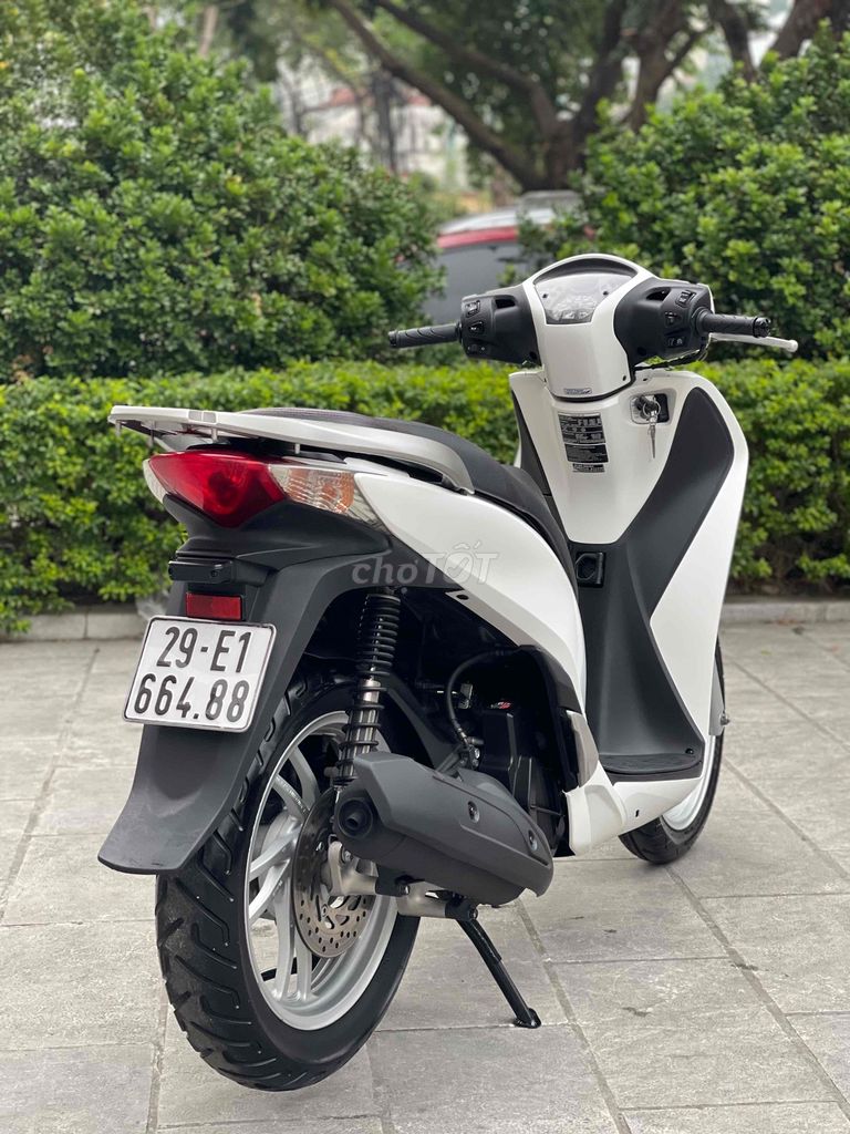 Honda SH 125i 2014 Trắng. Mua bán Xe máy tại Quận Cầu Giấy Hà Nội được đăng bởi Anh Khoa hình 2