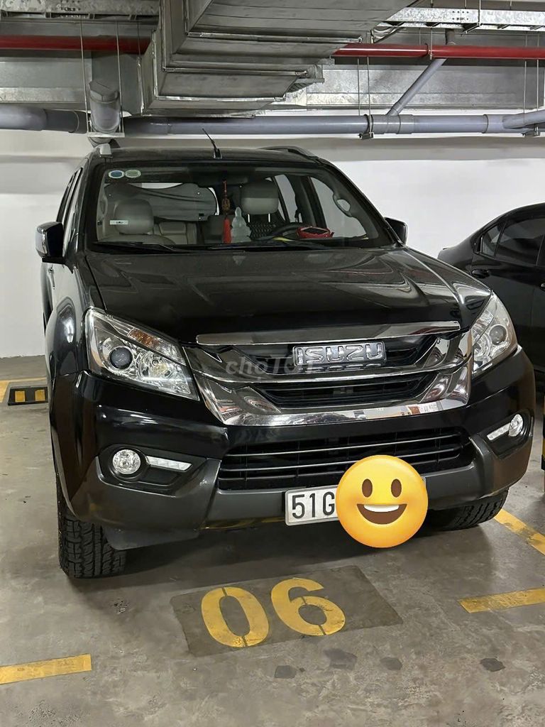 Isuzu mu-X Limited 2017, черный