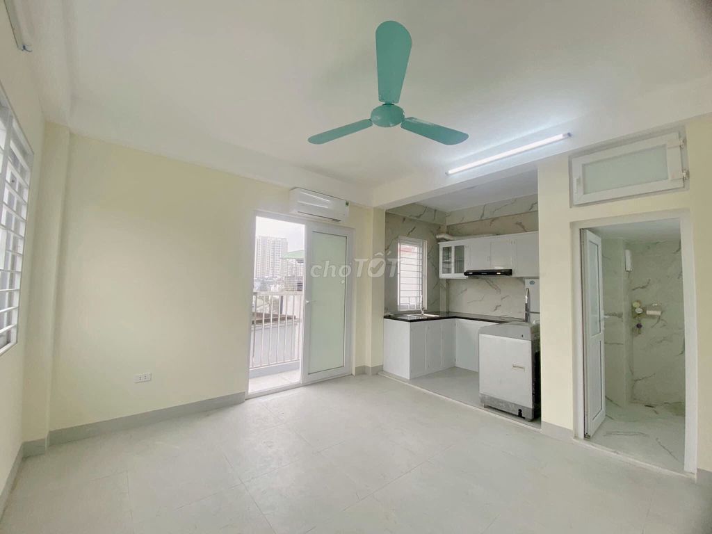 Cho thuê CHDV 1 ngủ 1 khách ban công 40m2 tại Yên Hòa (Hạ Yên Quyết)
