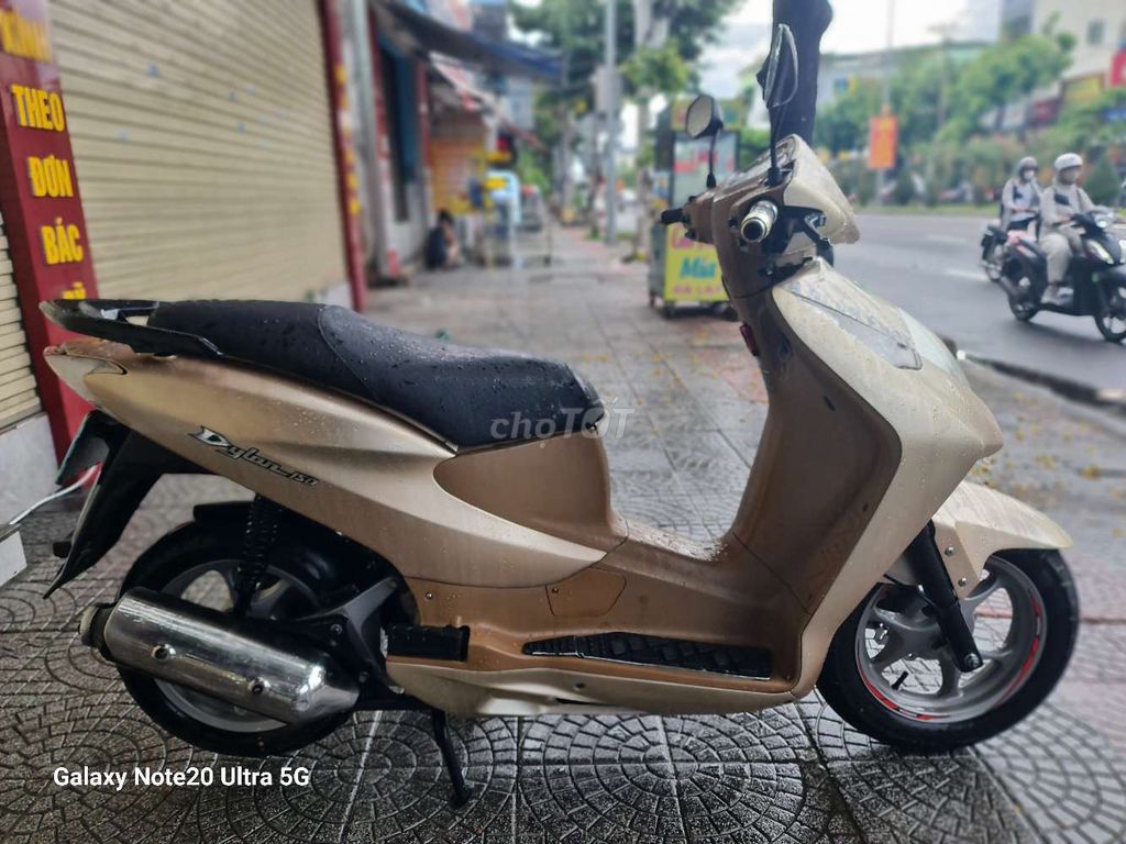 Honda DYLAN 150 RN ÊM .ĐẸP LONG LANH. Mua bán Xe máy tại Quận Liên Chiểu Đà Nẵng được đăng bởi TRẦN QUỐC THANH hình 4