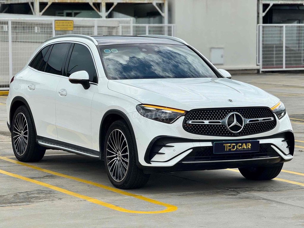 Mercedes Benz GLC 2023 300 4Matic - 13000 km. Mua bán Ô tô tại Quận Bình Tân Tp Hồ Chí Minh được đăng bởi Lê Minh Quý hình 3