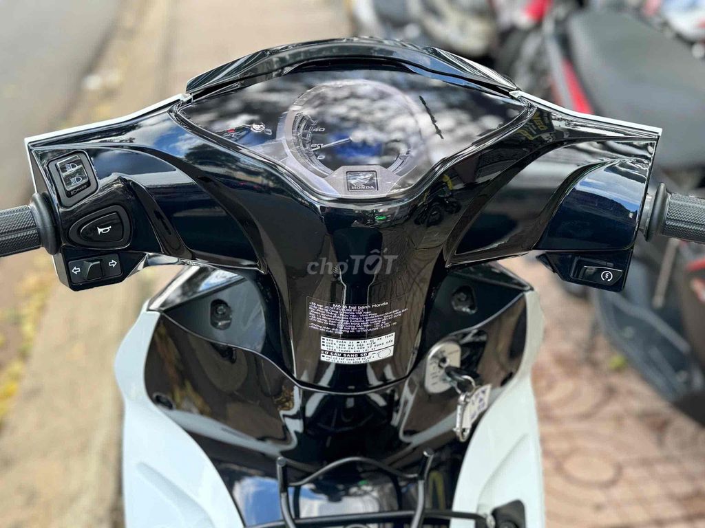 Honda Future 2025 Trắng Đen. Mua bán Xe máy tại Thành phố Buôn Ma Thuột Đắk Lắk được đăng bởi Ngô quốc Việt  hình 7