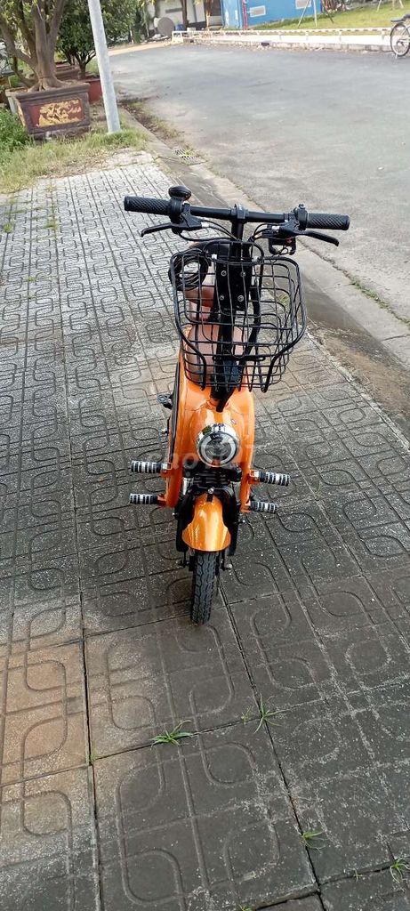 Xe đạp điện màu Cam Mới, bình khoẻ. Mua bán Xe điện tại Thành phố Thủ Đức Tp Hồ Chí Minh được đăng bởi Lê Minh Quân hình 4
