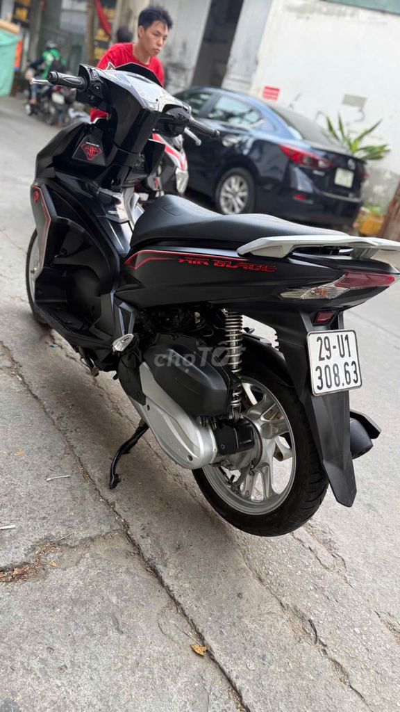 Бесшумная машина Honda AirBlade 2018